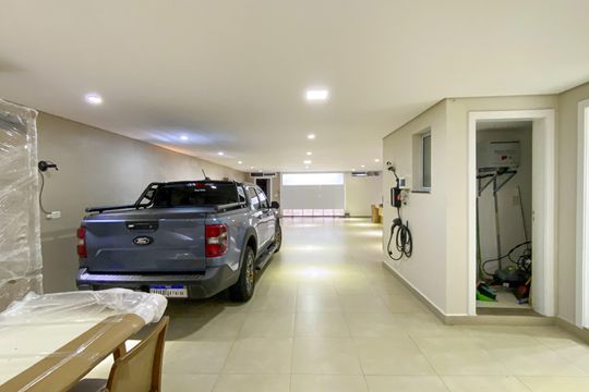 Garagem de casa de condomínio à venda com 4 quartos, 600m² em Tucuruvi, São Paulo