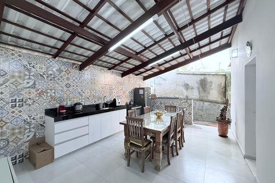 Área externa de casa à venda com 3 quartos, 290m² em Alto Caiçaras, Belo Horizonte