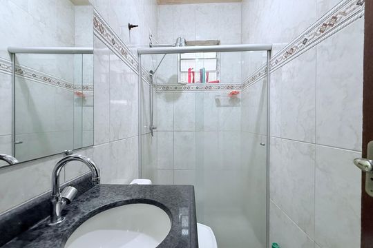 Banheiro de casa à venda com 3 quartos, 290m² em Alto Caiçaras, Belo Horizonte