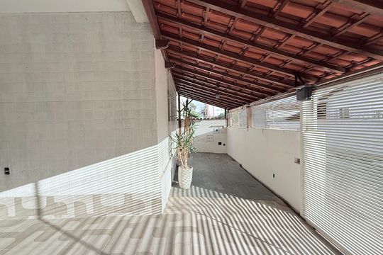 Garagem de casa à venda com 3 quartos, 290m² em Alto Caiçaras, Belo Horizonte