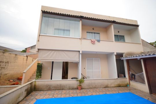 Fachada de casa para alugar com 1 quarto, 30m² em Praia do Santinho, Florianópolis