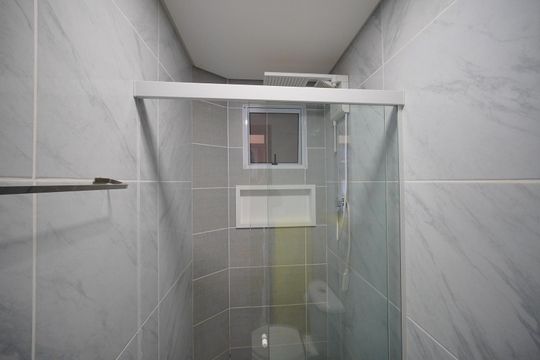 Banheiro de casa para alugar com 1 quarto, 30m² em Praia do Santinho, Florianópolis