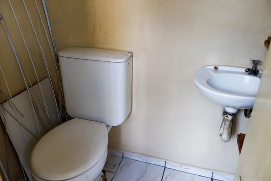 Lavabo de apartamento para alugar com 2 quartos, 55m² em Piratininga, Osasco