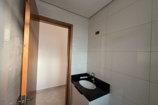 Banheiro de apartamento à venda com 2 quartos, 85m² em Jardim Caguassu, São Paulo