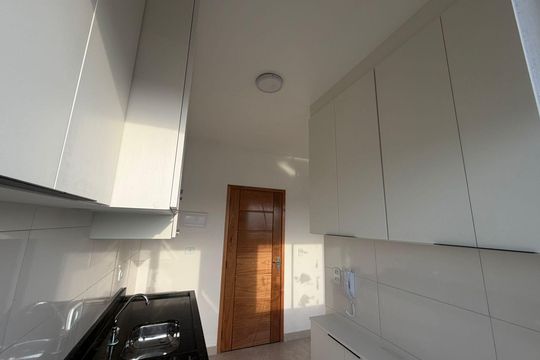 Cozinha de apartamento à venda com 2 quartos, 85m² em Jardim Caguassu, São Paulo