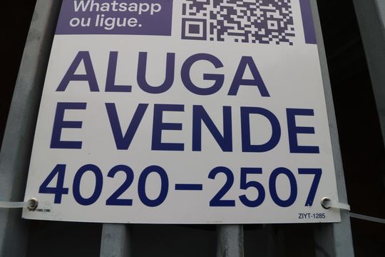 Fachada de casa para alugar com 1 quarto, 43m² em Vila Cunha Bueno, São Paulo