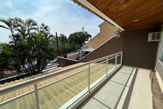 Varanda de casa à venda com 4 quartos, 200m² em Vila Valqueire, Rio de Janeiro