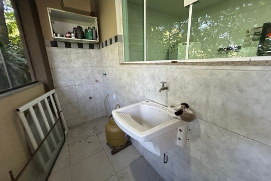 Área de Serviço de casa à venda com 4 quartos, 200m² em Vila Valqueire, Rio de Janeiro