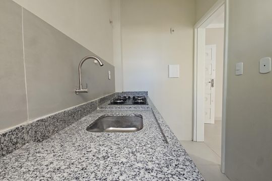 cozinha de apartamento para alugar com 2 quartos, 55m² em Pituba, Salvador