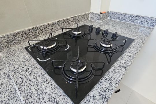 Cozinha de apartamento para alugar com 2 quartos, 55m² em Pituba, Salvador