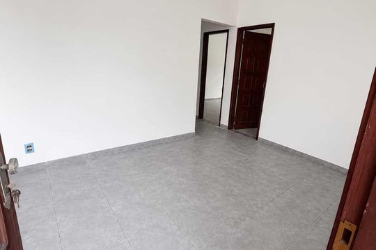 Sala de casa para alugar com 5 quartos, 140m² em Jacarepaguá, Rio de Janeiro