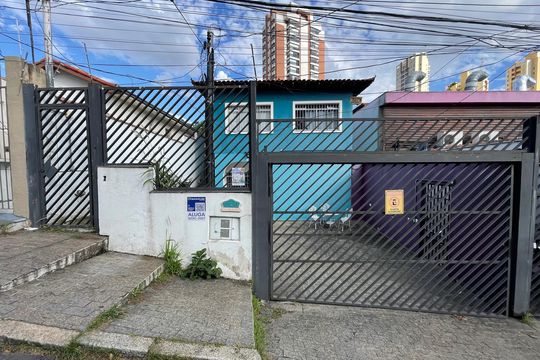 Fachada com plaquinha: YEEJ-596 de casa para alugar com 3 quartos, 112m² em Vila Indiana, São Paulo