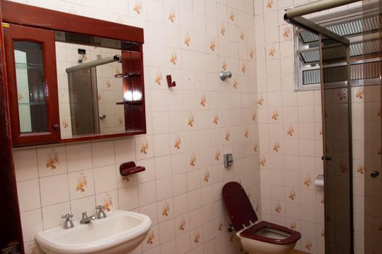Banheiro de casa para alugar com 1 quarto, 89m² em Jardim Sonia Maria, São Paulo