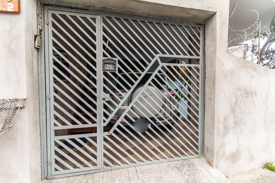 Garagem de casa para alugar com 2 quartos, 70m² em Parque Guaianazes, São Paulo