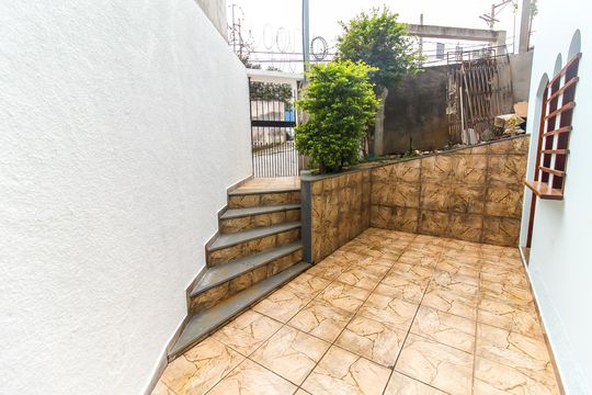 Quintal de casa para alugar com 2 quartos, 70m² em Parque Guaianazes, São Paulo