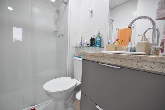 Banheiro do Quarto Suíte de apartamento à venda com 2 quartos, 74m² em Vila Gustavo, São Paulo