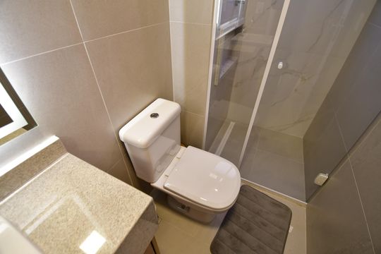 Banheiro de kitnet/studio para alugar com 1 quarto, 46m² em Centro, Campinas