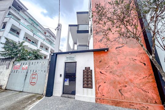 Fachada com Plaquinha de apartamento para alugar com 2 quartos, 36m² em Chácara Seis de Outubro, São Paulo