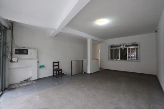 Garagem de casa à venda com 2 quartos, 215m² em Jardim Angela (zona Leste), São Paulo