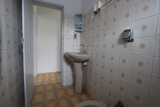 Banheiro de Cima de casa à venda com 2 quartos, 215m² em Jardim Angela (zona Leste), São Paulo