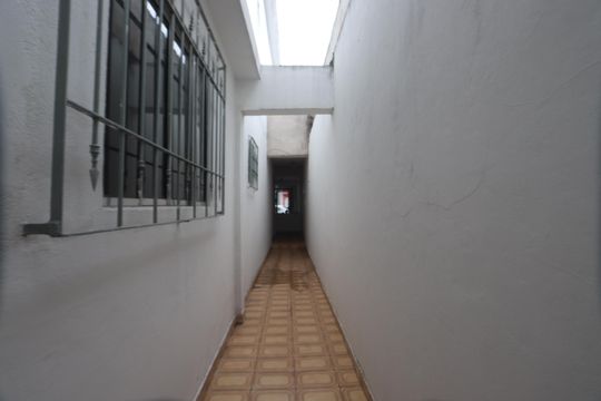 Corredor Lateral de casa à venda com 2 quartos, 215m² em Jardim Angela (zona Leste), São Paulo