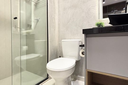 Banheiro de kitnet/studio à venda com 1 quarto, 24m² em Vila Olímpia, São Paulo
