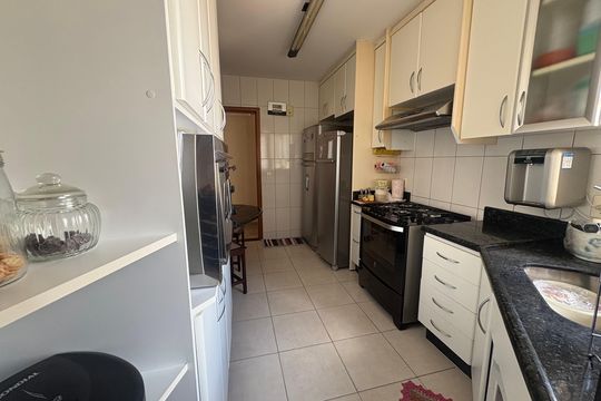 Cozinha de apartamento à venda com 3 quartos, 131m² em Setor Bueno, Goiânia