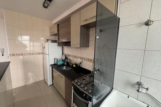 Cozinha de apartamento à venda com 2 quartos, 47m² em Vila Zefira, São Paulo