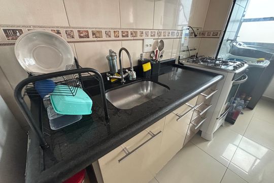 Cozinha de apartamento à venda com 2 quartos, 47m² em Vila Zefira, São Paulo