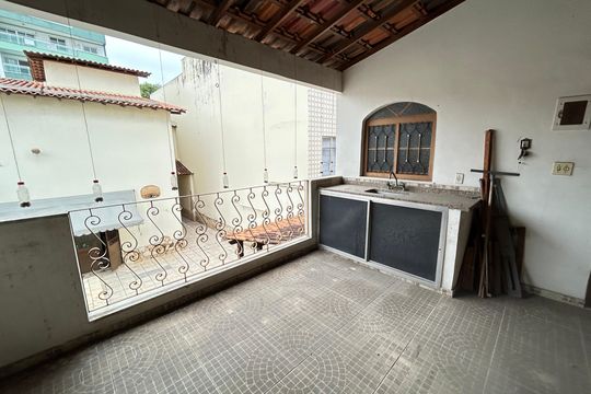 Área comum de casa à venda com 6 quartos, 341m² em Vila Valqueire, Rio de Janeiro
