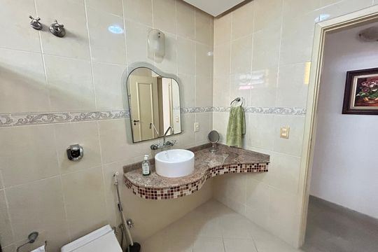 Banheiro Social de casa à venda com 6 quartos, 341m² em Vila Valqueire, Rio de Janeiro