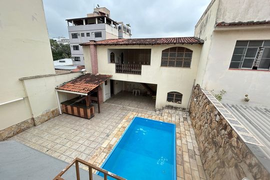 Vista da Suíte de casa à venda com 6 quartos, 341m² em Vila Valqueire, Rio de Janeiro