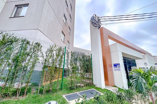 Fachada com Plaquinha de apartamento para alugar com 2 quartos, 36m² em Vila Esperança, São Paulo