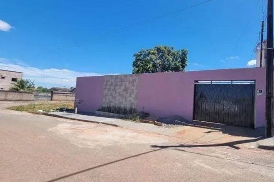 Fachada de casa à venda com 4 quartos, 200m² em Jardim Caravelas, Goiânia