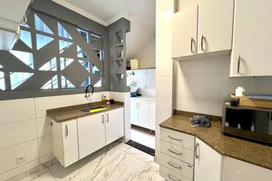 Cozinha de apartamento à venda com 3 quartos, 130m² em Santa Rosa, Belo Horizonte