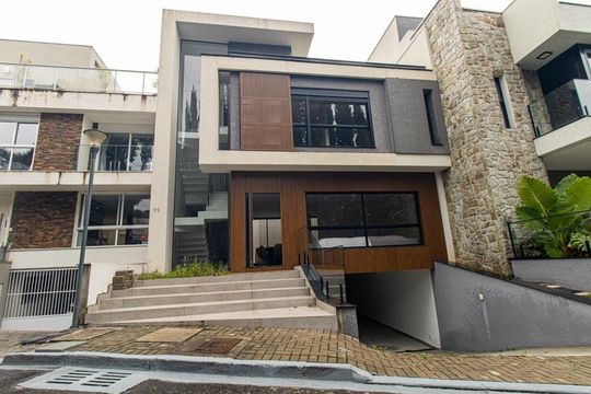 Fachada de casa de condomínio à venda com 3 quartos, 248m² em Uberaba, Curitiba