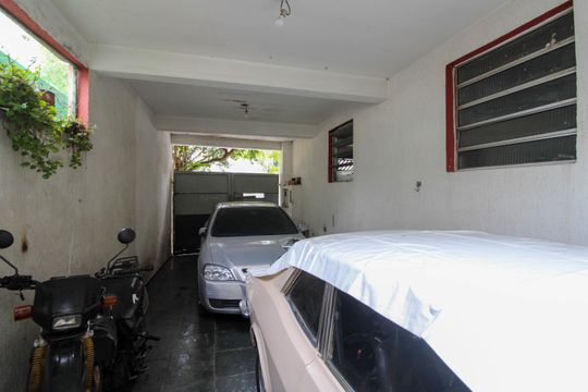 Garagem de casa à venda com 3 quartos, 90m² em Jardim Olinda, São Paulo