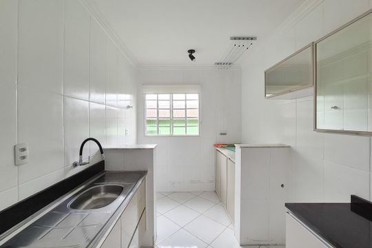 Cozinha e Área de Serviço de apartamento à venda com 2 quartos, 48m² em Baeta Neves, São Bernardo do Campo