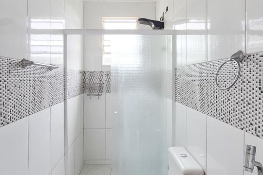 Banheiro Social de apartamento à venda com 2 quartos, 48m² em Baeta Neves, São Bernardo do Campo