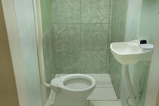 Banheiro de kitnet/studio para alugar com 1 quarto, 30m² em Jardim Caiçara, Cabo Frio