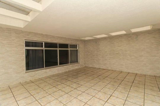 Garagem de casa para alugar com 5 quartos, 212m² em Vila Ema, São Paulo
