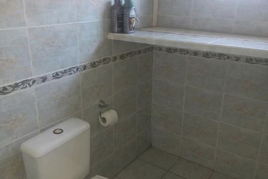 Banheiro de casa para alugar com 3 quartos, 97m² em Vila Paiva, São Paulo