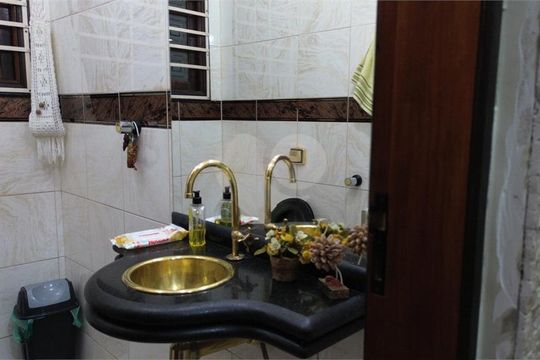 Casa à venda com 3 quartos, 259m² em Jardim Monte Alegre (Zona Norte), São Paulo