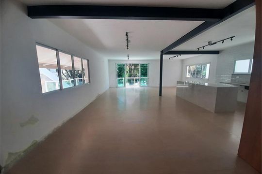 Casa à venda com 4 quartos, 400m² em Jardim Sao Bento, São Paulo