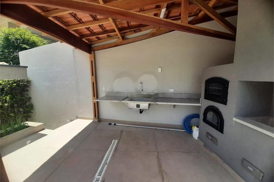 Casa à venda com 4 quartos, 400m² em Jardim Sao Bento, São Paulo
