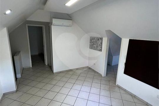 Casa à venda com 3 quartos, 127m² em Guaíra, Curitiba