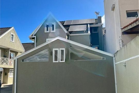 Casa à venda com 3 quartos, 127m² em Guaíra, Curitiba