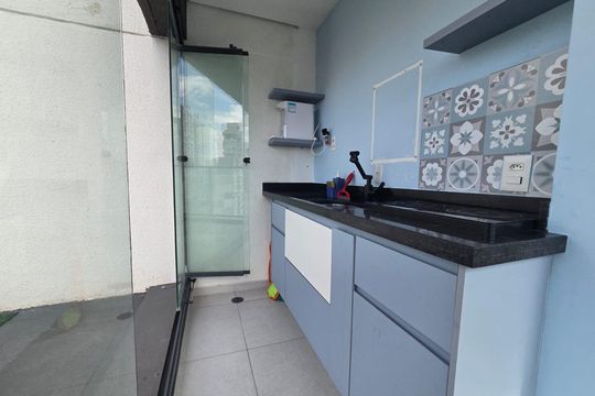 Cozinha de apartamento para alugar com 1 quarto, 40m² em Jardim das Acacias, São Paulo