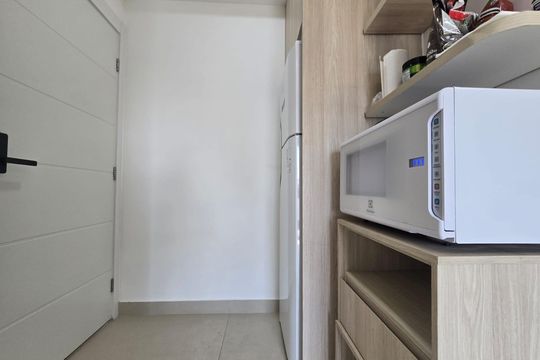 Cozinha de apartamento para alugar com 1 quarto, 40m² em Jardim das Acacias, São Paulo