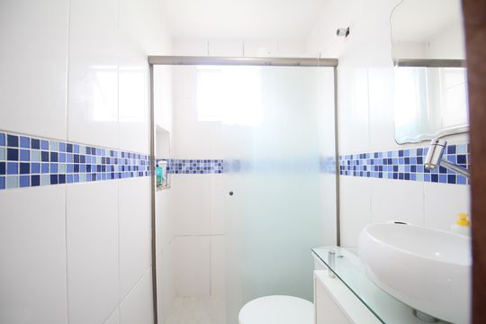 Banheiro de apartamento à venda com 2 quartos, 59m² em Jardim Umuarama, São Paulo